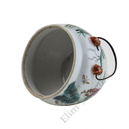 1008   A Tong-Zhi Small Famille Rose porridge Pot